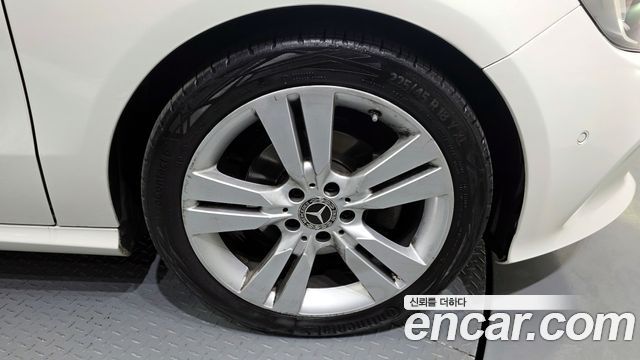 Mercedes-Benz A-Class A200