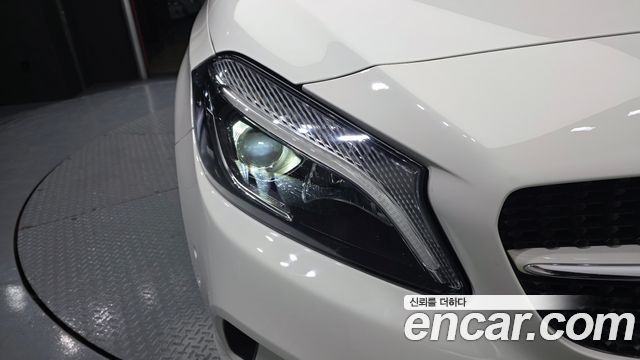 Mercedes-Benz A-Class A200