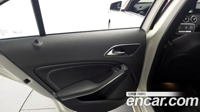 Mercedes-Benz A-Class A200