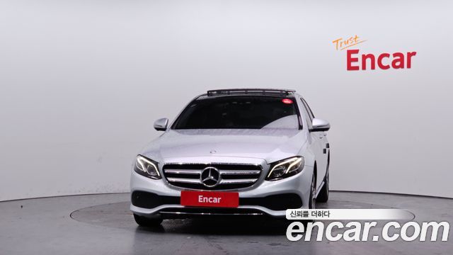 Mercedes-Benz E-Class E300 4MATIC Avnatgarde