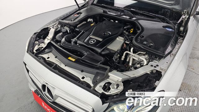 Mercedes-Benz E-Class E300 4MATIC Avnatgarde