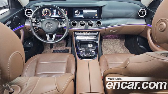 Mercedes-Benz E-Class E300 4MATIC Avnatgarde