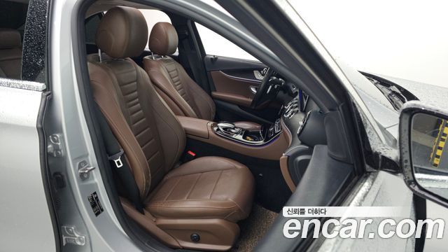 Mercedes-Benz E-Class E300 4MATIC Avnatgarde