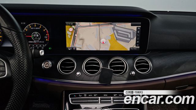 Mercedes-Benz E-Class E300 4MATIC Avnatgarde