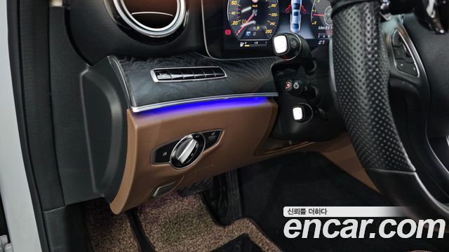 Mercedes-Benz E-Class E300 4MATIC Avnatgarde