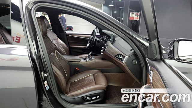 BMW 5-Series 530i M Sport Package Plus
