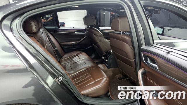 BMW 5-Series 530i M Sport Package Plus