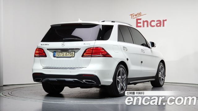 Mercedes-Benz GLE-Class GLE350 d 4MATIC Premium