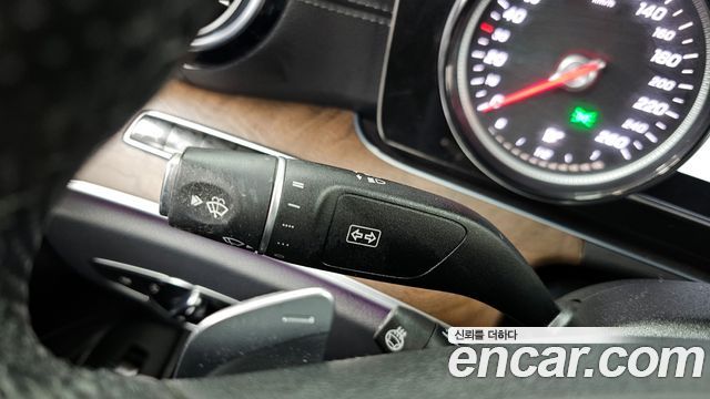Mercedes-Benz E-Class E220d 4MATIC Exclusive
