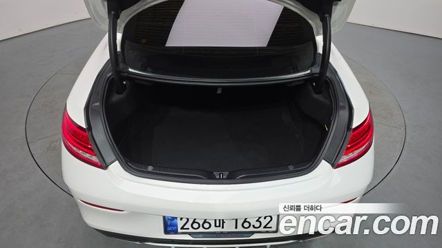 Mercedes-Benz C-Class C200 Coupe