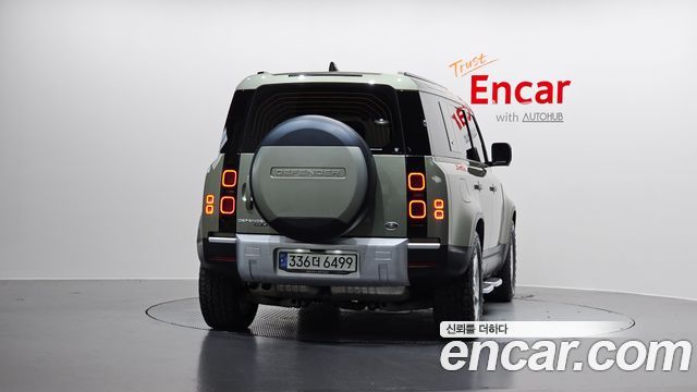 Land Rover Defender 110 D240 SE