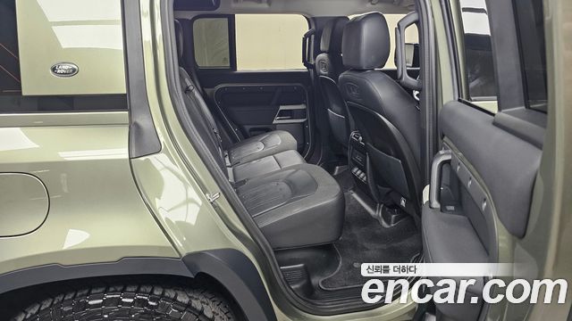 Land Rover Defender 110 D240 SE