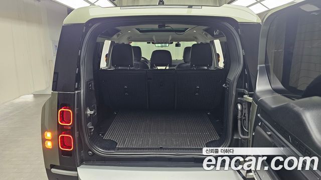 Land Rover Defender 110 D240 SE