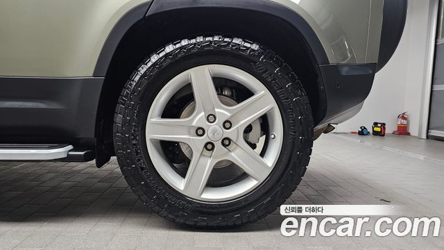 Land Rover Defender 110 D240 SE