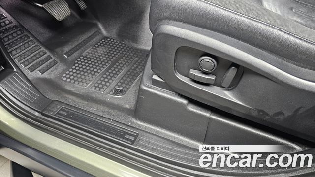 Land Rover Defender 110 D240 SE