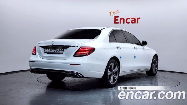 Mercedes-Benz E-Class E220d Avantgarde