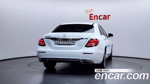 Mercedes-Benz E-Class E220d Avantgarde