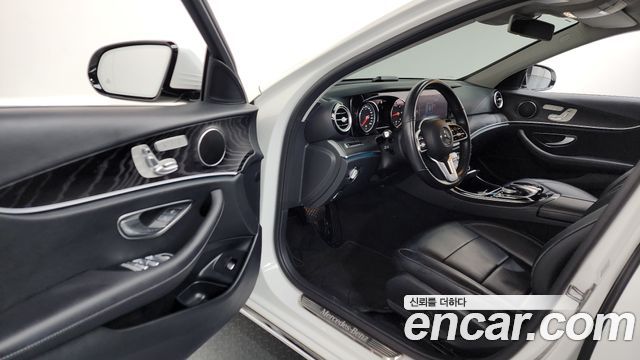 Mercedes-Benz E-Class E220d Avantgarde