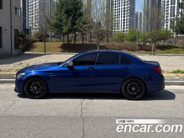 Mercedes-Benz C-Class C63 AMG