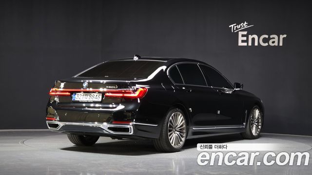 BMW 7-Series 740Li xDrive Design Pure Excellence