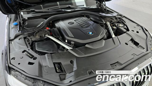 BMW 7-Series 740Li xDrive Design Pure Excellence