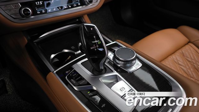 BMW 7-Series 740Li xDrive Design Pure Excellence