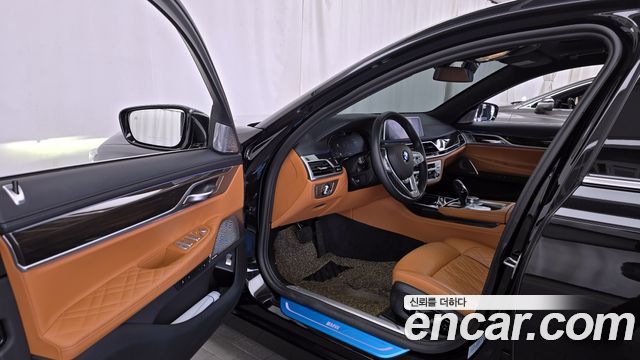 BMW 7-Series 740Li xDrive Design Pure Excellence