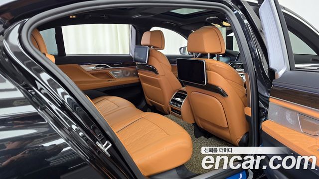 BMW 7-Series 740Li xDrive Design Pure Excellence