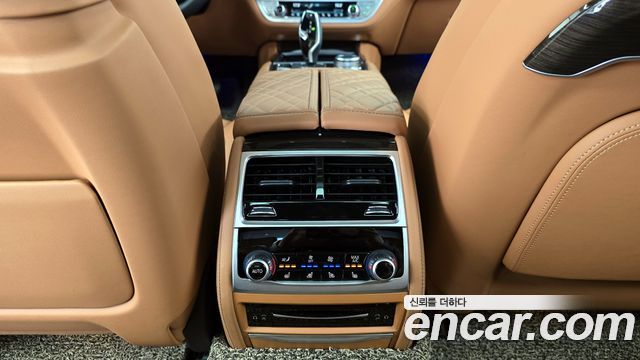 BMW 7-Series 740Li xDrive Design Pure Excellence