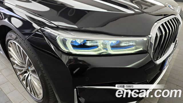 BMW 7-Series 740Li xDrive Design Pure Excellence