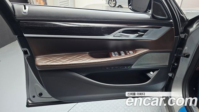 BMW 7-Series 740Li xDrive M Sport Package