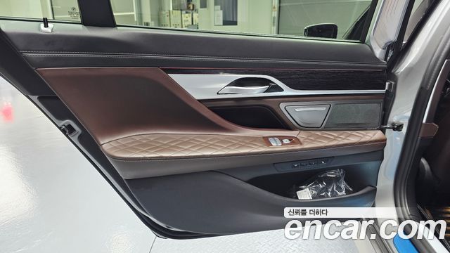 BMW 7-Series 740Li xDrive M Sport Package