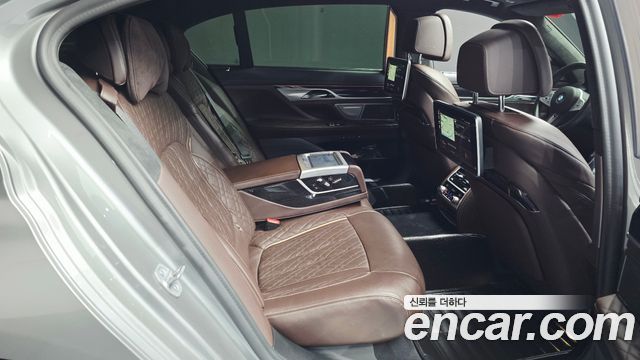 BMW 7-Series 740Li xDrive M Sport Package