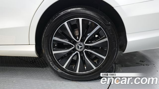 Mercedes-Benz C-Class C200