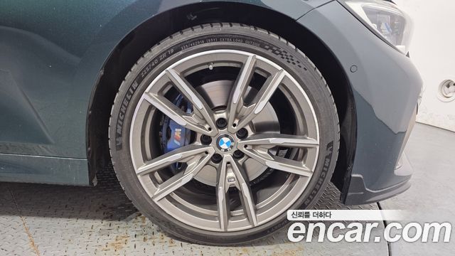 BMW 3-Series 340i Peridot Green Edition