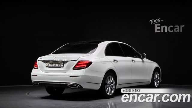 Mercedes-Benz E-Class E300 Exclusive
