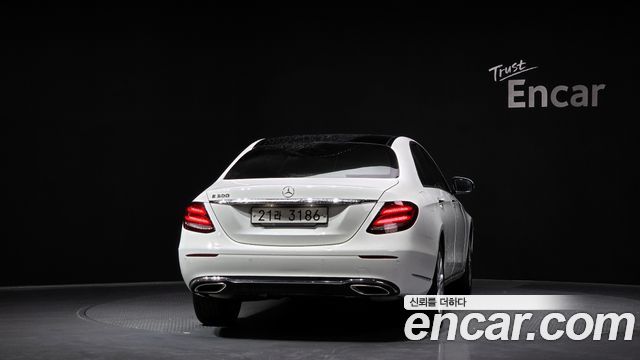 Mercedes-Benz E-Class E300 Exclusive