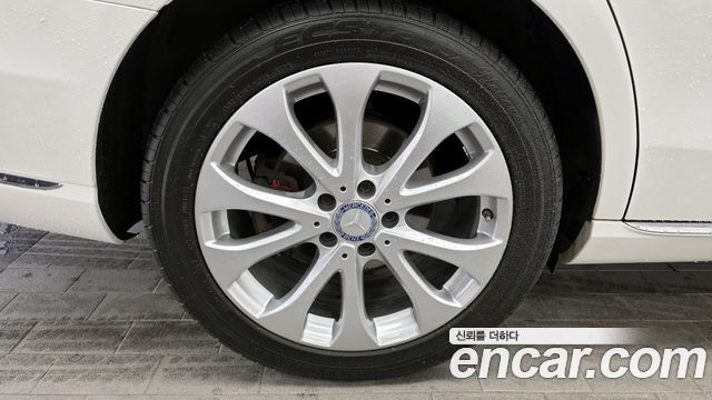 Mercedes-Benz E-Class E300 Exclusive