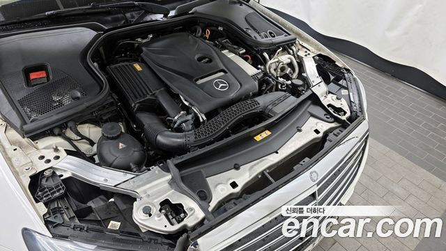 Mercedes-Benz E-Class E300 Exclusive