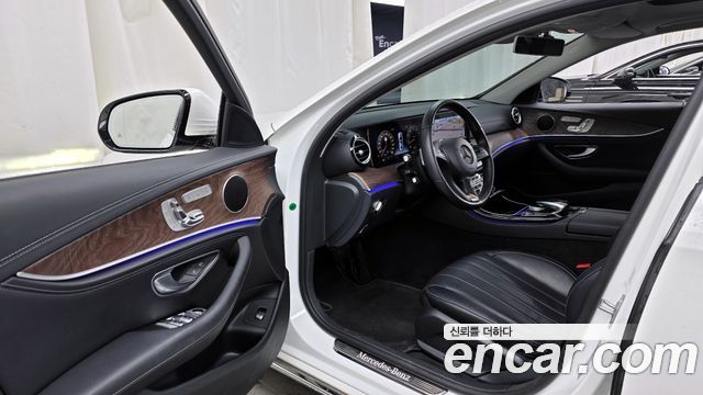 Mercedes-Benz E-Class E300 Exclusive