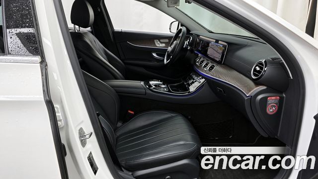 Mercedes-Benz E-Class E300 Exclusive