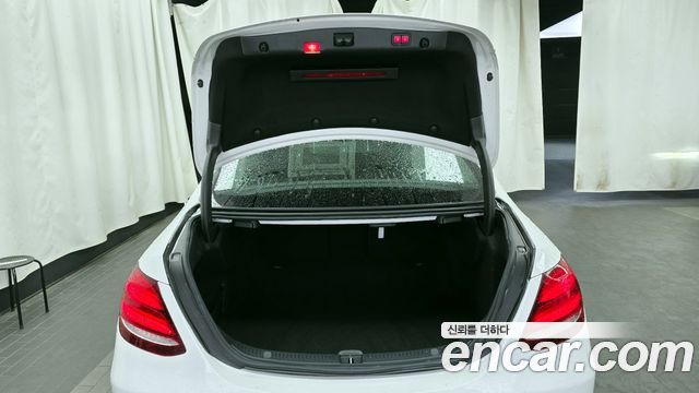 Mercedes-Benz E-Class E300 Exclusive