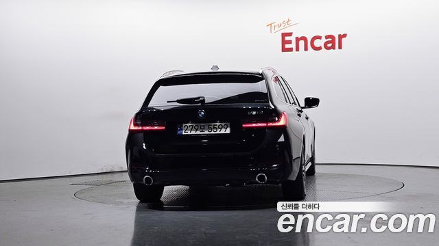 BMW 3-Series 320i Touring