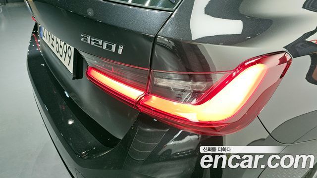 BMW 3-Series 320i Touring