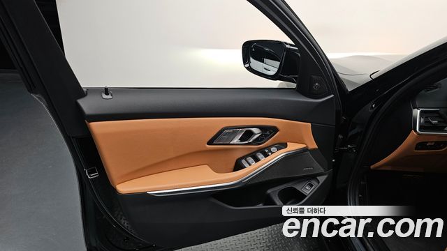 BMW 3-Series 320i Touring