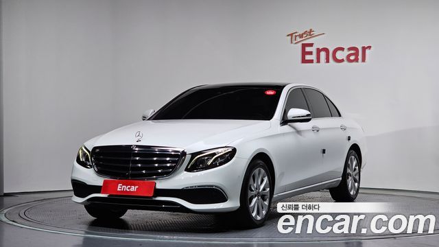 Mercedes-Benz E-Class E300 4MATIC Exclusive