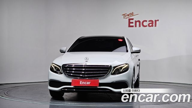Mercedes-Benz E-Class E300 4MATIC Exclusive
