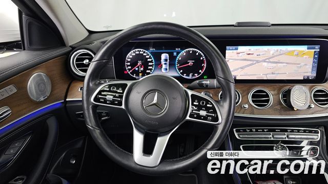 Mercedes-Benz E-Class E300 4MATIC Exclusive