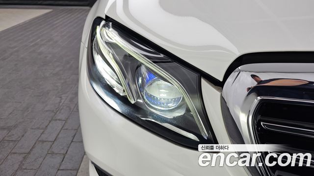 Mercedes-Benz E-Class E300 4MATIC Exclusive