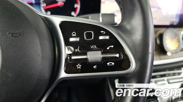 Mercedes-Benz E-Class E300 4MATIC Exclusive